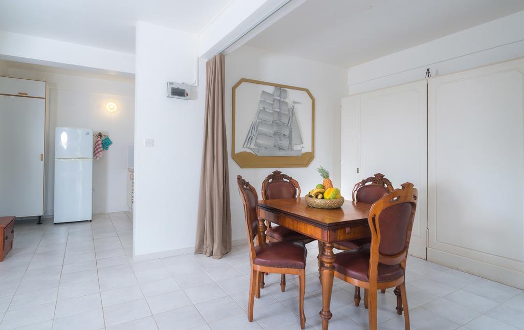 Royal Palm Holiday Apartment Mero Luaran gambar